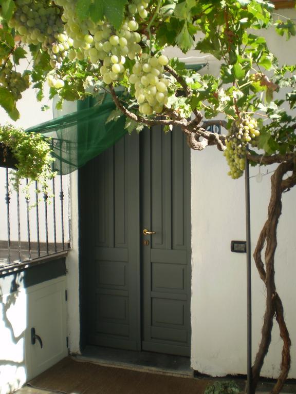 مبيت وإفطار Marrùbiu Il Giardino Di Emilio المظهر الخارجي الصورة