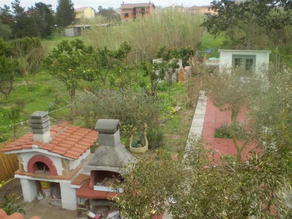 مبيت وإفطار Marrùbiu Il Giardino Di Emilio الغرفة الصورة